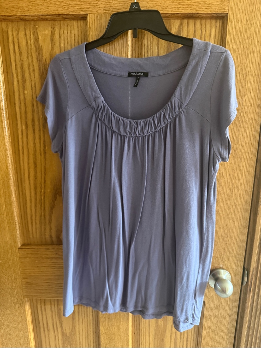 Daisy Fuentes Lavender Scoop Neck Short Sleeve Tee large